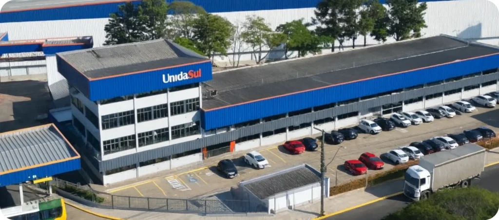 Como o Grupo UnidaSul usa Digital Signage para impulsionar cadastros e engajar o cliente desde a entrada da loja